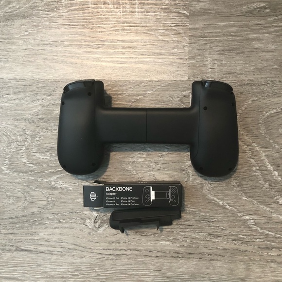 1st Gen Backbone Controler for iPhone with Adapter, Standard Edition - Picture 2 of 2